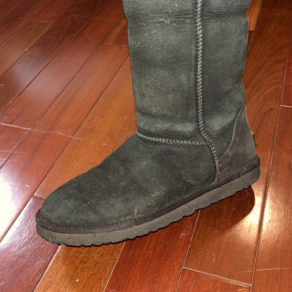 Black Tall Uggs size 9 - Picture 3 of 4